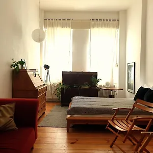 2-room-apartment-in-center-friedrichshain.find-berlin-hotels.com/
